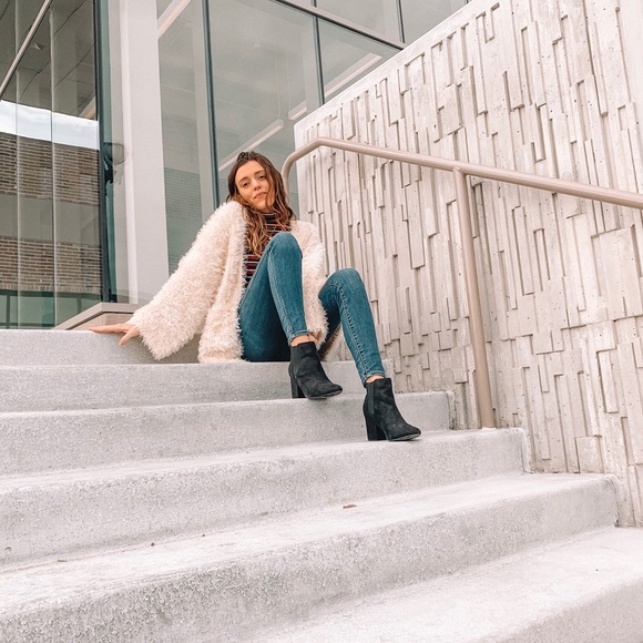 Cozy Eyelash Fall Oversized Cardigan Sweater Cream - Picture 3 of 3